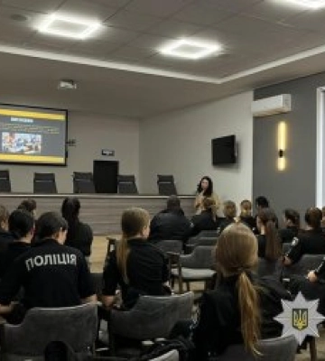 Поліція Закарпаття вдосконалює навички для безпечного освітнього середовища