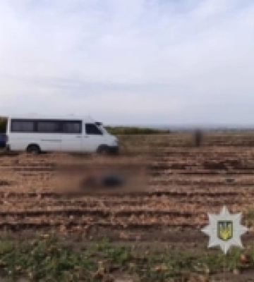 Рухався заднім ходом: у Біляївці водій мікроавтобуса переїхав жінку на смерть