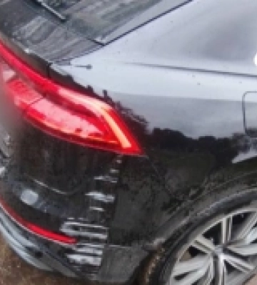 У Луцьку водій Audi в’їхав у  паркан та бетонну стіну під час маневрування
