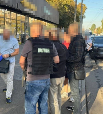 У Кривому Розі затримали чоловіка, який продавав фіктивні довідки про інвалідність за $10 тисяч