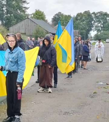 Життя обірвалось внаслідок важких поранень: на Волині попрощались з Героєм Володимиром Андрійчуком