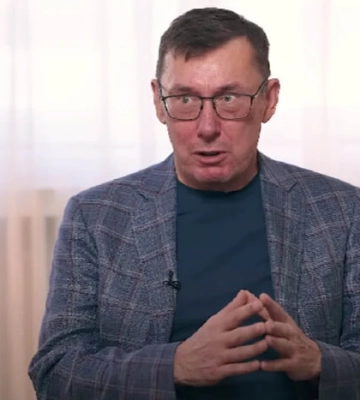 Ексгенпрокурор Луценко скаржиться, що його ніде не беруть на роботу