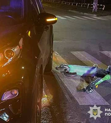 Двоє підлітків на електросамокаті потрапили під колеса авто в Кременчуці