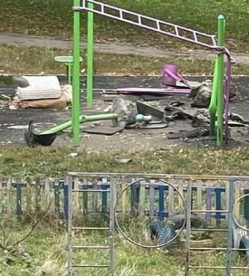 Авто знесло спортивний майданчик у Полтаві