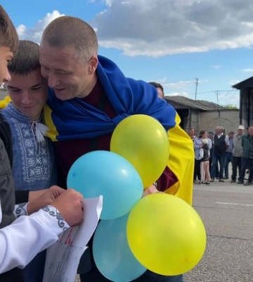 Витримав 38 місяців полону: на Рівненщину повернувся звільнений захисник