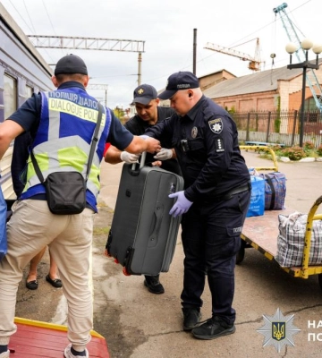 У Рівному зустріли одразу три евакуаційні потяги з Донеччини  
