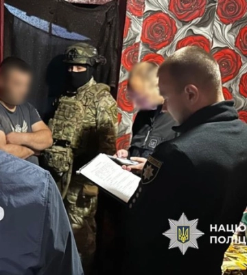 Поліцейські викрили братів-шахраїв з Одещини, які заволоділи 1 млн грн коштів звільнених з полону РФ військовослужбовців