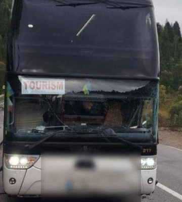 Смуга в напрямку Закарпаття перекрита через ДТП з вантажівкою
