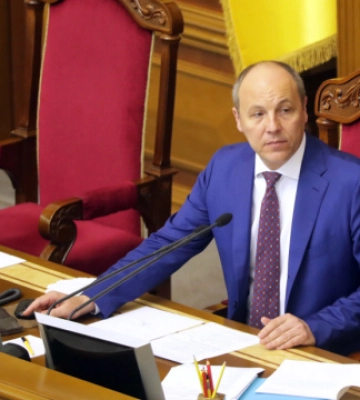 Депутати Львівської облради закликали присвоїти звання Героя України Фаріон і Парубію