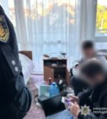Поліція Львівщини викрила двох шахраїв, які заволоділи грошима потерпілих на суму понад 190 тисяч гривень