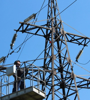 Рятувальники гасили пожежу після атаки рашистів на Сумщині: загинули четверо