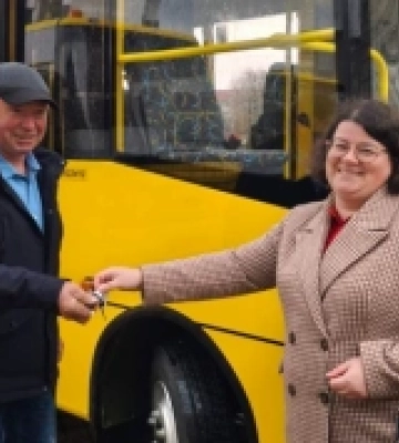 Ліцей села Кримне отримав новий шкільний автобус