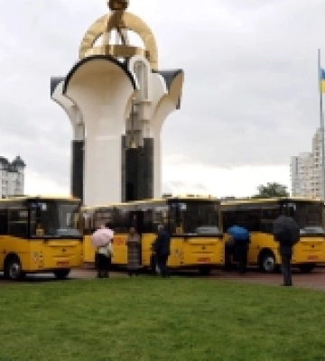 На Волині передали дев’ять автобусів для підвозу учнів, серед них і для Цуманської громади