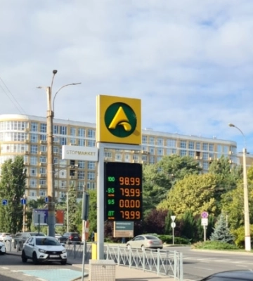 У Криму активно розвиваються тіньові схеми реалізації бензину – активіст
