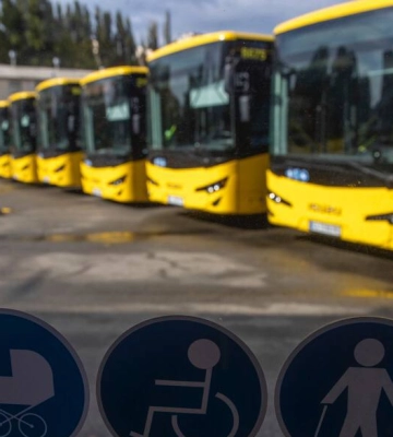 Київ отримав 30 нових автобусів за угодою з ЄІБ: більшість вийшла на маршрути