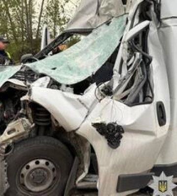 На Полтавщині в ДТП загинув водій фургона