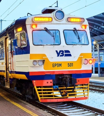 Потяг Суми-Львів затримується на 7 годин через обстріли