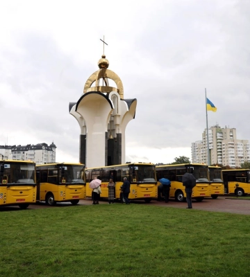 Ліцей села Кримне отримав новий шкільний автобус