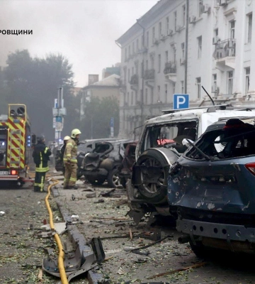 Нахабний удар по цивільній інфраструктурі: Зеленський відреагував на “шахедну” атаку по Дніпру