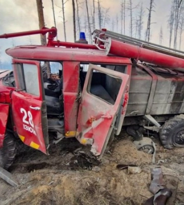На Харківщині під час гасіння лісової пожежі підірвалося пожежне авто, постраждав рятувальник