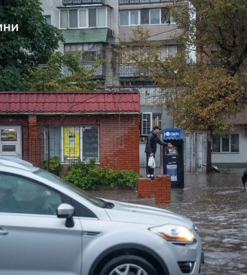 В Одесі випала півторамісячна норма опадів, громадський електротранспорт припинив роботу – мер