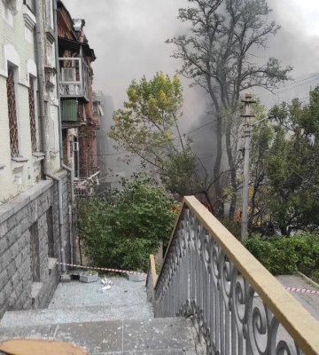 У Дніпрі внаслідок обстрілу пошкоджено музей, корпус університету, житлові будинки та автомобілі
