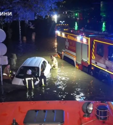 Вже відомо про дев'ятьох загиблих через негоду в Одесі. ДСНС показала фото наслідків сильного дощу