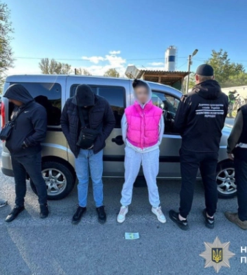 На Закарпатті 19-річна дівчина за 5 тисяч євро намагалась переправити військовозобов’язаного через Тису