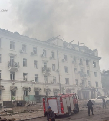 Удар по центру Дніпра: куди звертатися постраждалим