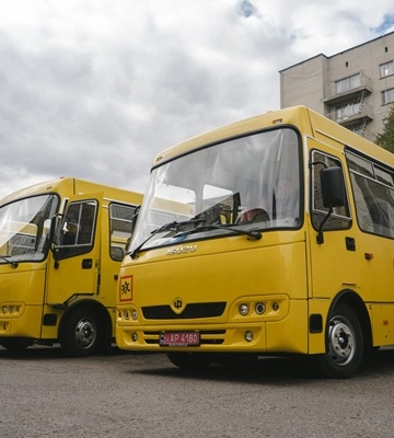 Нові шкільні автобуси отримали ще п’ять громад Сумщини
