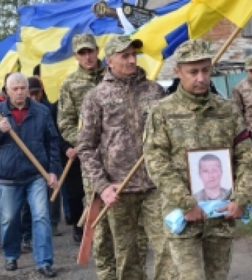На Полтавщині провели в останню путь воїна Валерія Шаркого