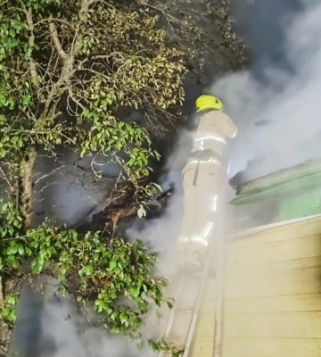 У Рівненському районі рятувальники ліквідували пожежу в житловому будинку