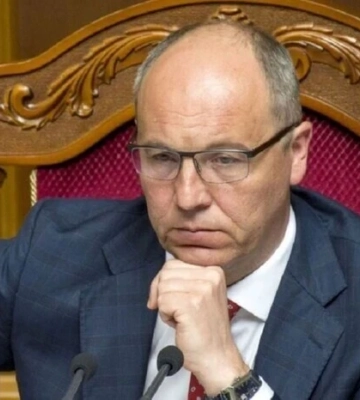 Зеленський присвоїв звання героя 16 містам