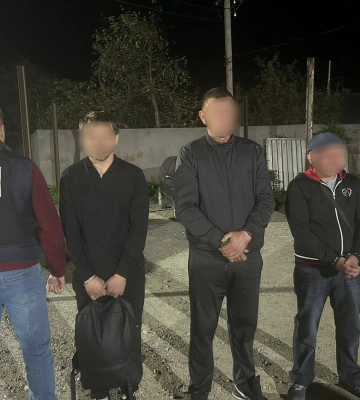 Двоє закарпатців за 14,5 тис. євро планували переправити ухилянта до Словаччини