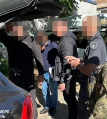 Пытались подкупить заместителя комбата: в Днепропетровской области задержали бывшего и действующего военнослужащих, - ГБР.&amp;hellip;