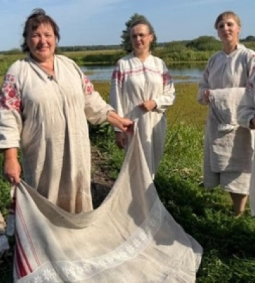 На Волині відтворили стародавній спосіб відбілювання полотна