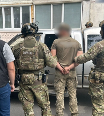 У Хмельницькому судитимуть чоловіка, який за 14 тисяч доларів переправляв ухилянтів