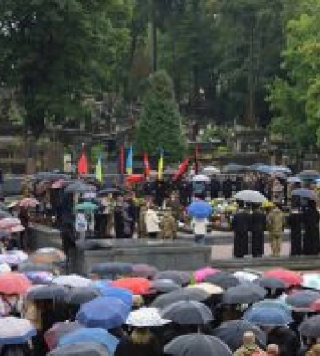 На Личаківському кладовищі вшанували пам’ять полеглих героїв України всіх часів