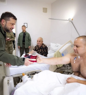 Комроти з «Горині» орден у шпиталі вручив Зеленський