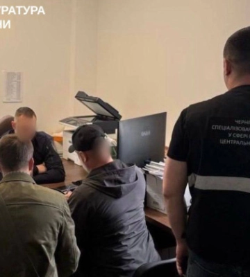 Корупційні схеми з виплатами у військових частинах: ОГП заявив про викриття на Чернігівщині та Житомирщині