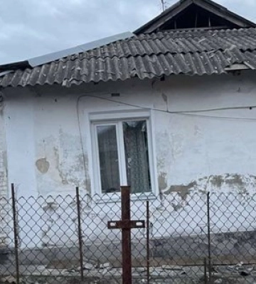Два райони Дніпропетровщини зазнали ворожих атак: пошкоджено будинки та авто