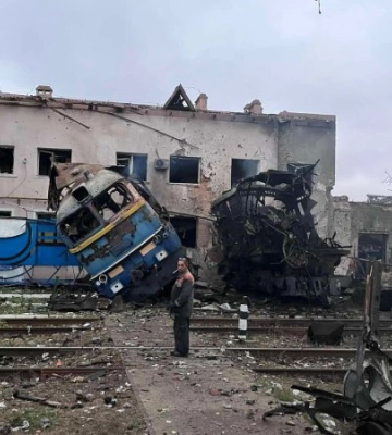 Вночі росіяни вдарили по депо Укрзалізниці в Одесі, поранений машиніст потяга