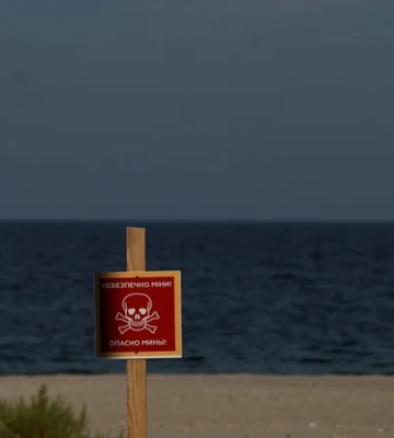 Біля берегів Одещини дрейфували одразу вісім мін РФ, які зірвало штормом