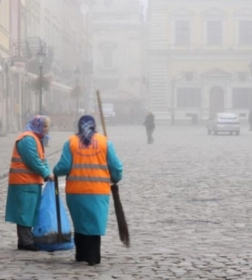 У Львові нестача двірників: місто шукає кілька сотень працівників