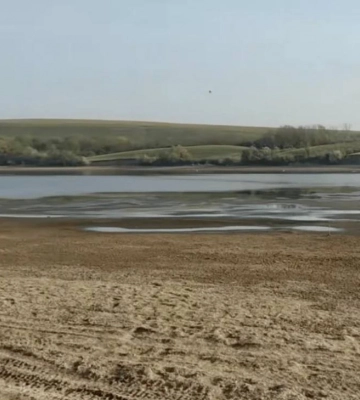 Харцизьк третій місяць без води: Ольхівське водосховище обміліло