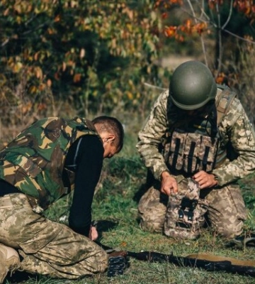 Контракт замість ТЦК, гідна оплата та житло: адвокат пояснив, як змінити мобілізацію без нових законів