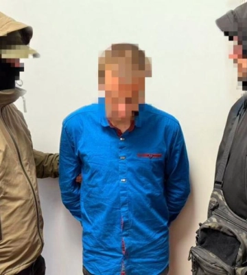 Діставав її через знайомих: житель Рівненщини облаштував у лісі сховок зі зброєю