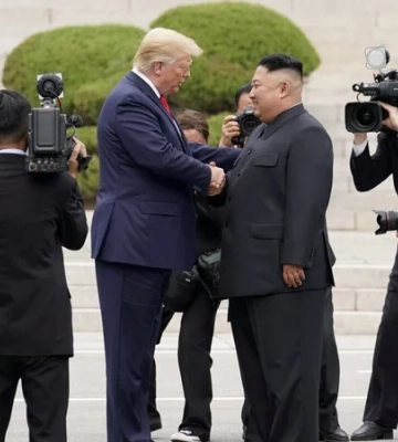 Трамп может встретиться с Ким Чен Ыном в демилитаризованной зоне — СМИ