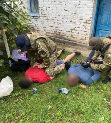 Наркотики на 15 миллионов гривен: в Киевской области разоблачена схема выращивания и сбыта каннабиса