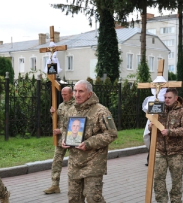 У Луцьку попрощалися із воїнами Леонідом Бондаруком та Миколою Яцюком 
